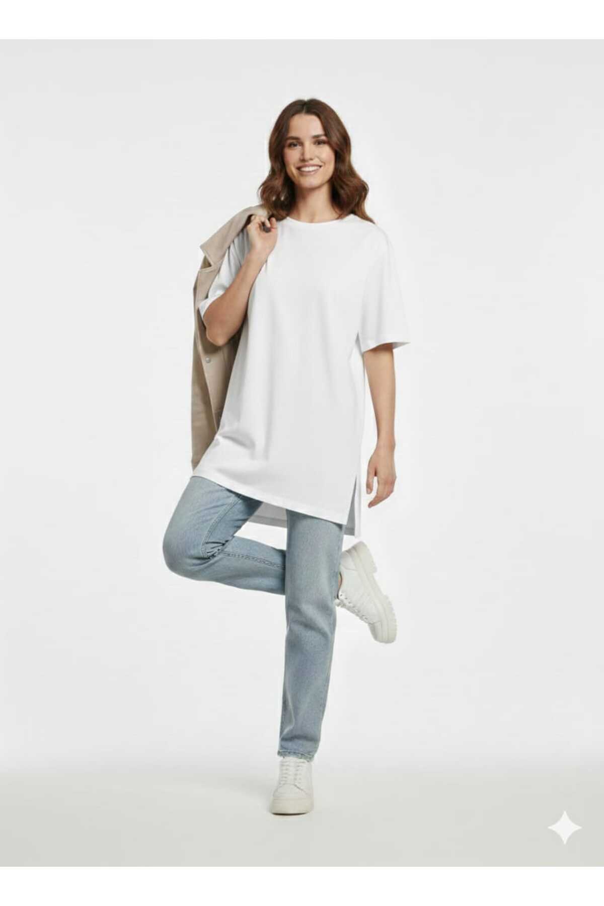 Kadın Oversize Basic Bisiklet Yaka Yan Yırtmaçlı Kısa Kollu Tişört - Beyaz