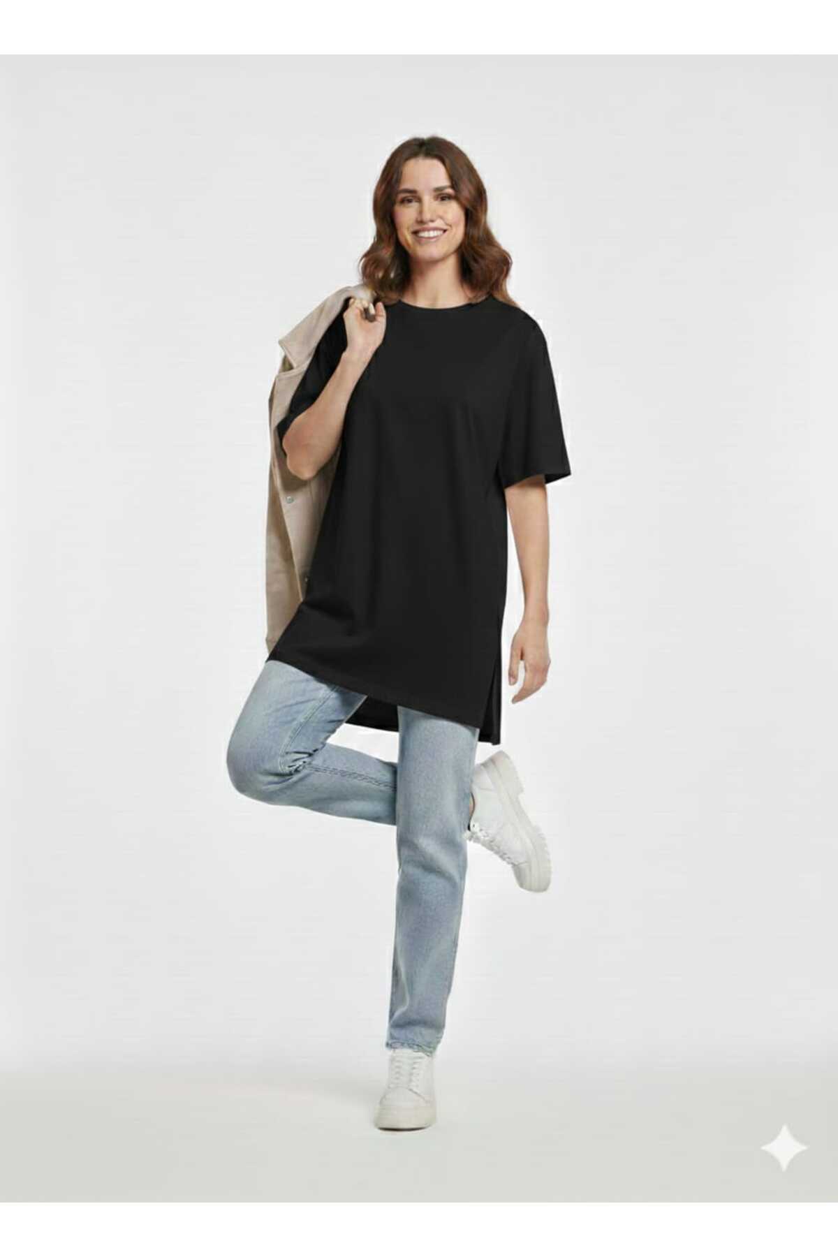 Kadın Oversize Basic Bisiklet Yaka Yan Yırtmaçlı Kısa Kollu Tişört - Siyah
