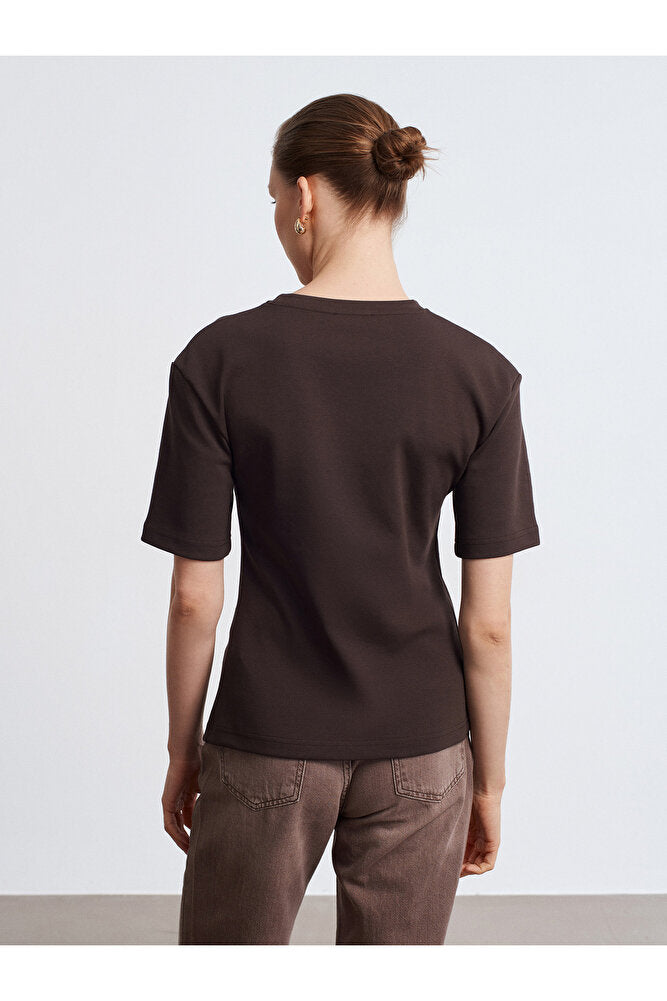 32445 Aksesuar Detaylı Basic T-Shirt-Koyu Kahve