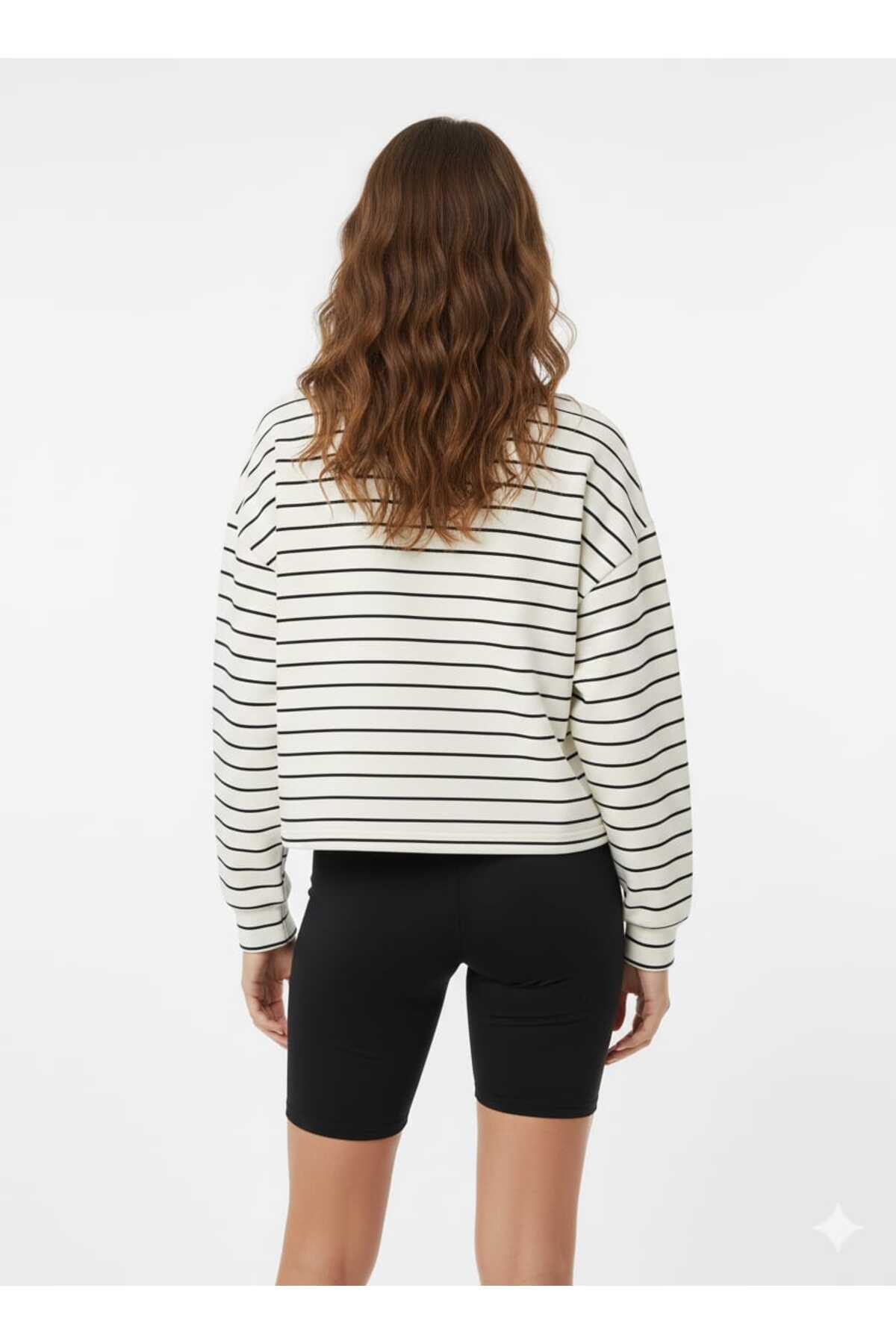 Kadın Polo Yaka Fermuarlı Siyah Beyaz Çizgili Oversize Sweatshirt Yumuşak Dokulu Rahat Kalıp - Beyaz