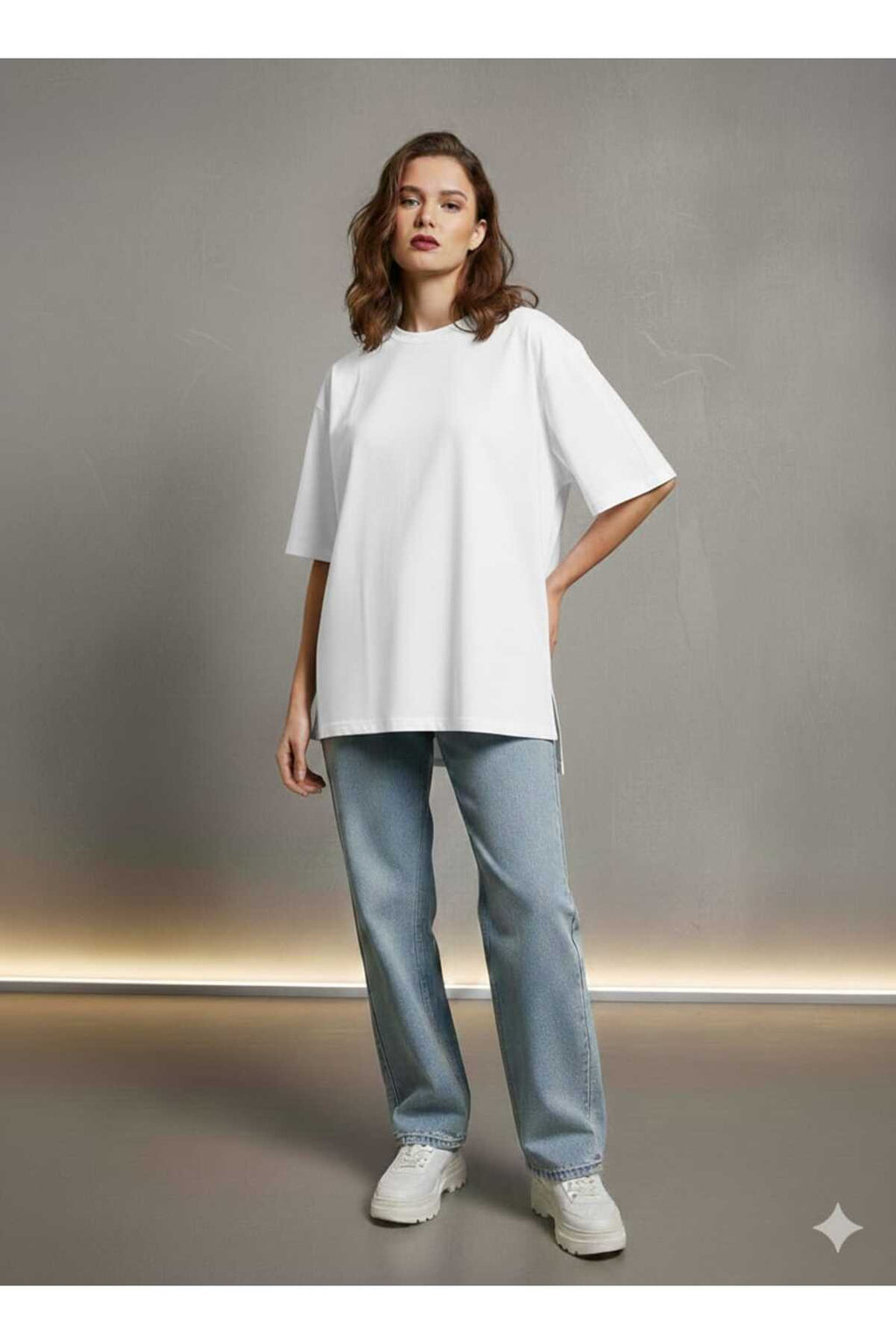 Kadın Oversize Basic Bisiklet Yaka Yan Yırtmaçlı Kısa Kollu Tişört - Beyaz
