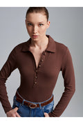 32671 Düğme Detaylı Polo Yaka Top-Açık Kahve