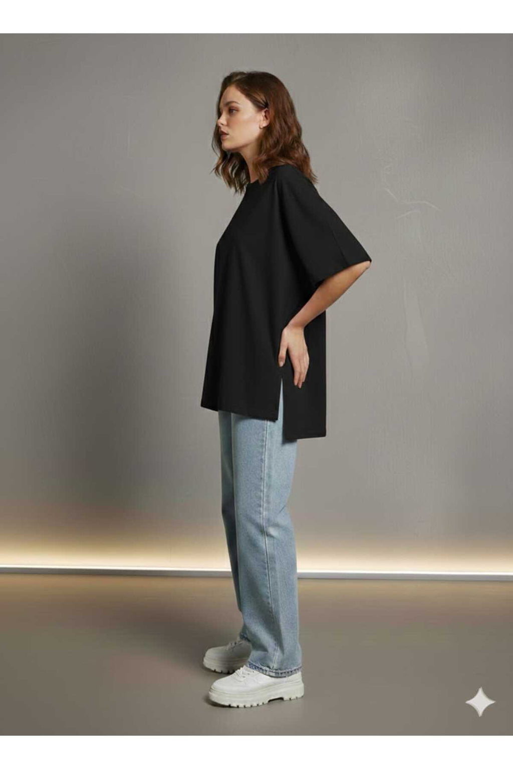 Kadın Oversize Basic Bisiklet Yaka Yan Yırtmaçlı Kısa Kollu Tişört - Siyah
