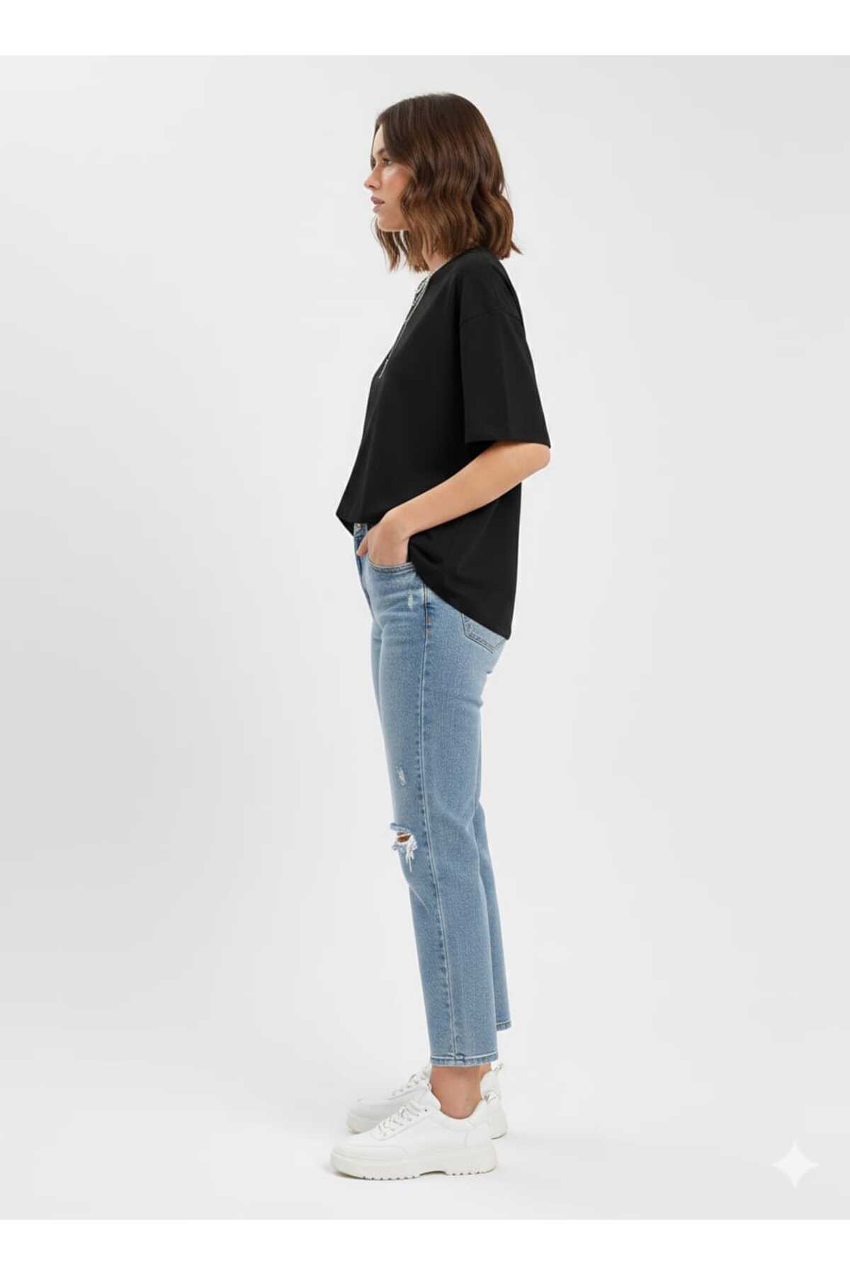 Kadın Kahverengi Bisiklet Yaka Basic Oversize T-Shirt - Siyah