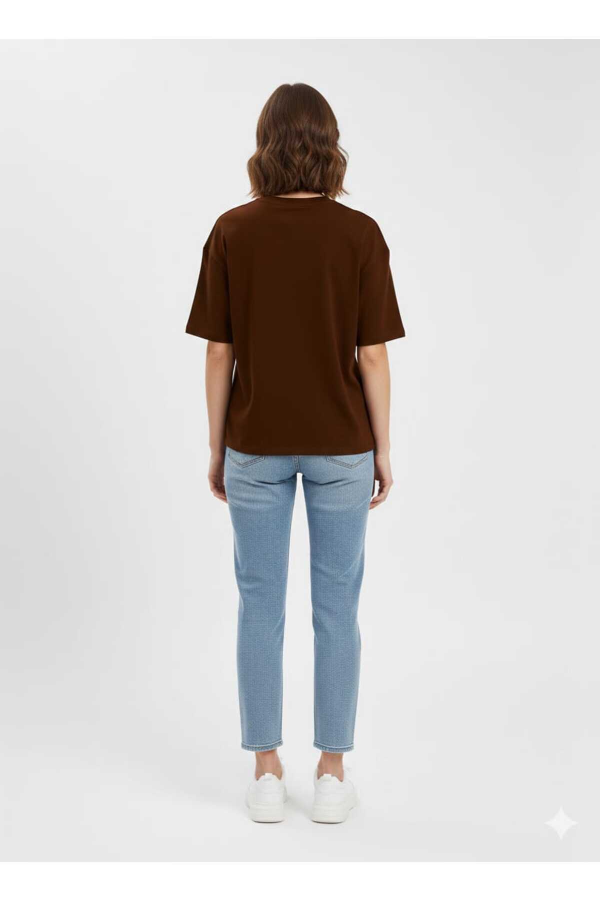 Kadın Kahverengi Bisiklet Yaka Basic Oversize T-Shirt - Kahverengi