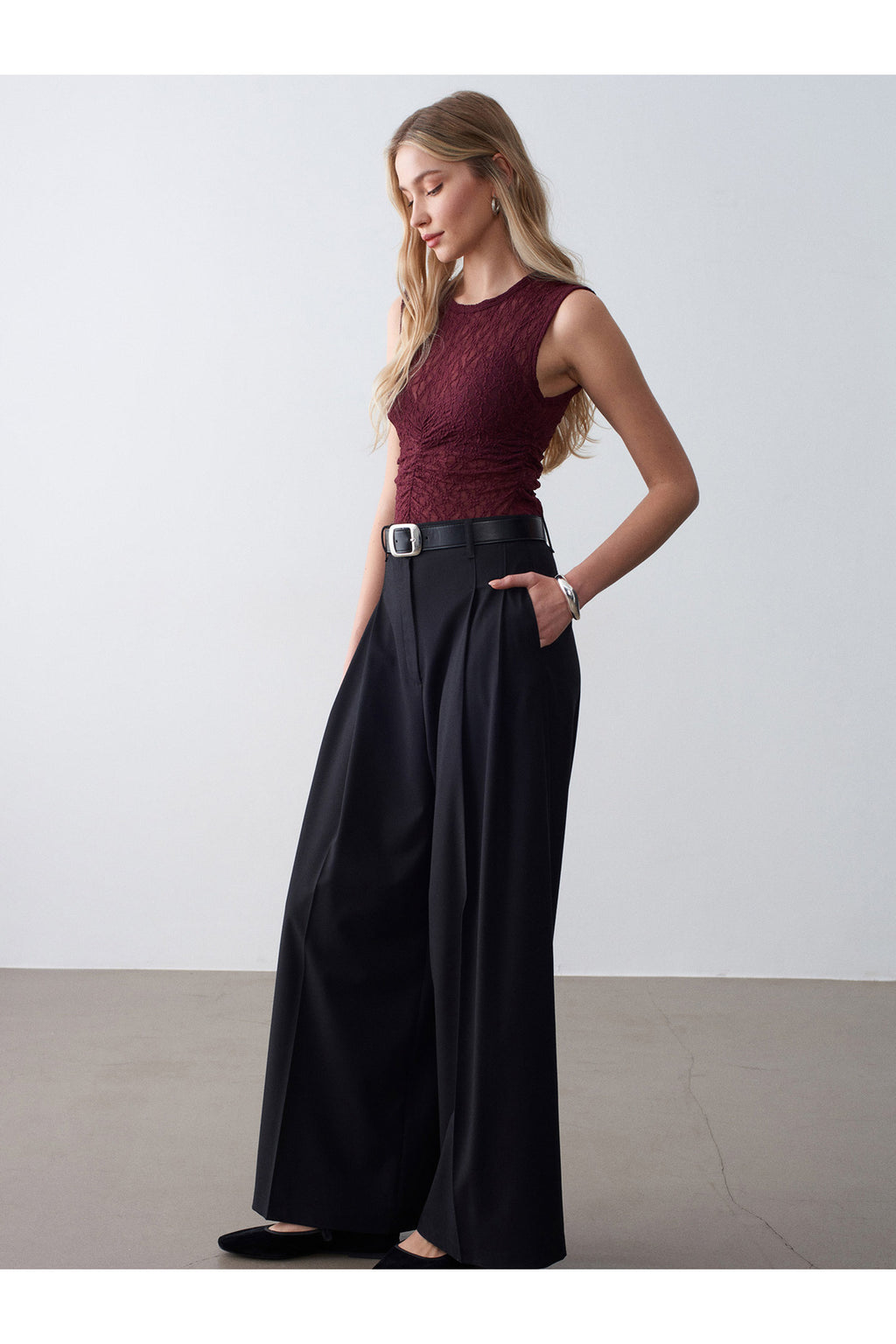 32492 Büzgülü Dantel Top-Siyah - Bordo