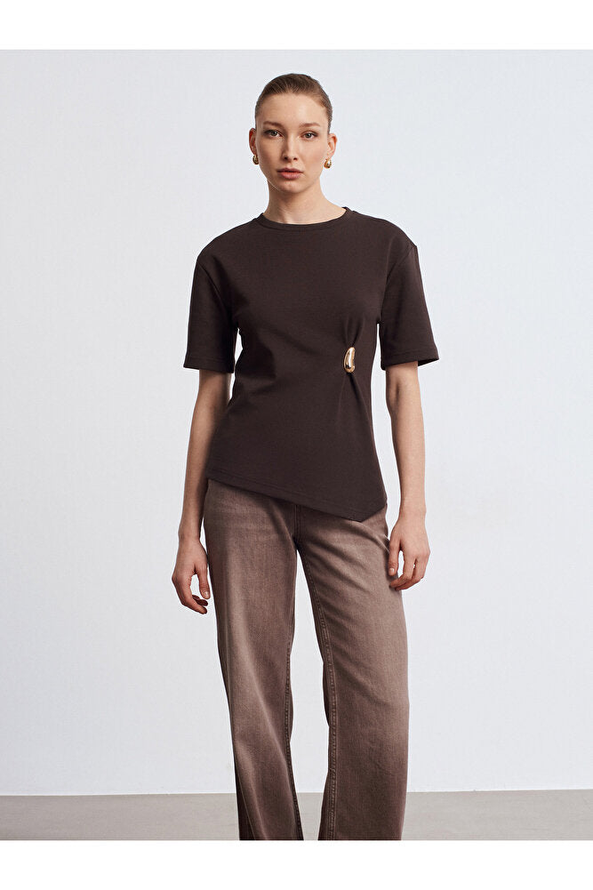 32445 Aksesuar Detaylı Basic T-Shirt-Koyu Kahve